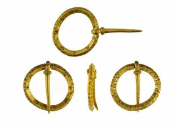 A Medieval Gold Brooch With Inscriptions Was Discovered In England