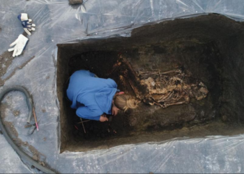 Archaeologists Uncover Bones Of 5,000-Year-Old ‘Large Men’ Dyed Red