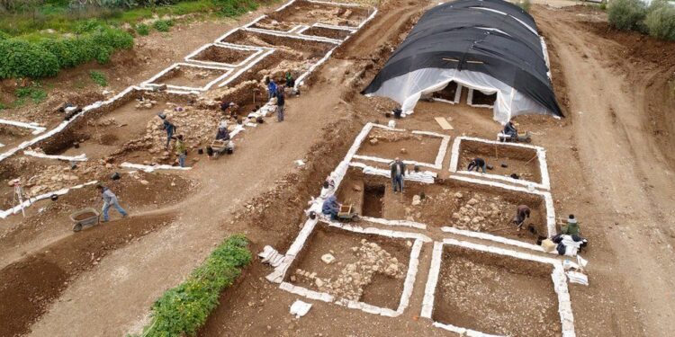 Archaeologists Unearth 9,000-Year-Old Settlement in Israel
