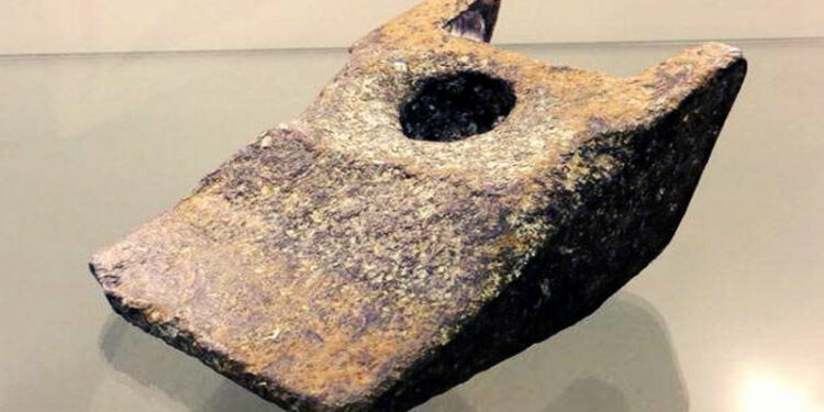 Cunha de Aiud: A Misteriosa Peça de Alumínio de 250.000 Anos