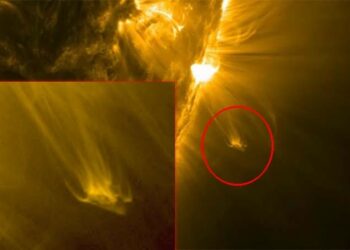 Ufólogos aseguran haber descubierto un OVNI del tamaño de la Tierra emergiendo del Sol