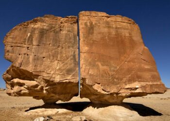 A massive 4,000-year-old monolith split with laser-like precision