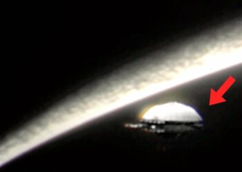 US Army Secretly Released Footage of 3,000-Mile-Long UFO near Saturn