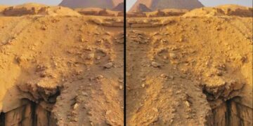 4,300-Year-Old Wall Painting Discovered Near the Great Pyramid of Giza